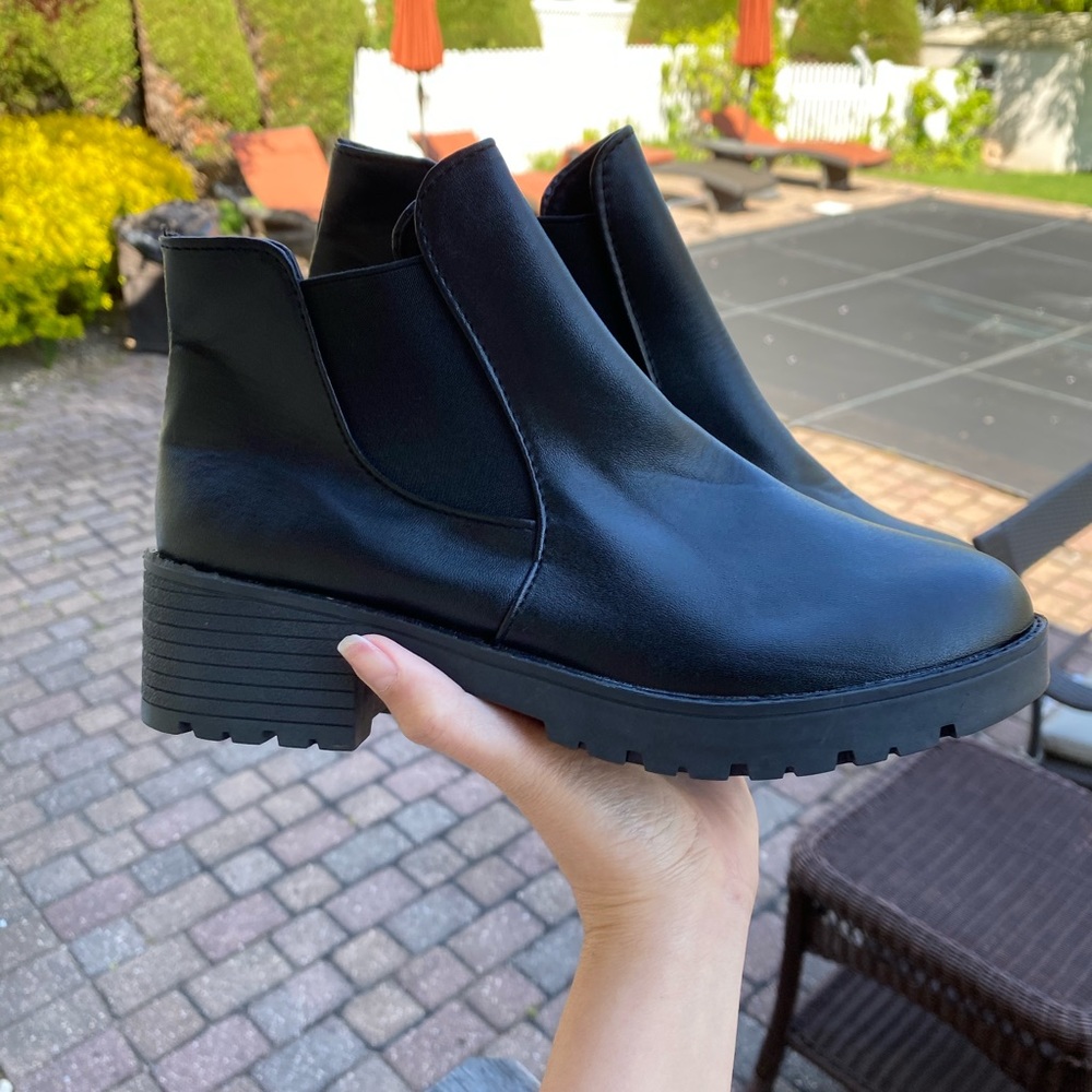 Black booties 38